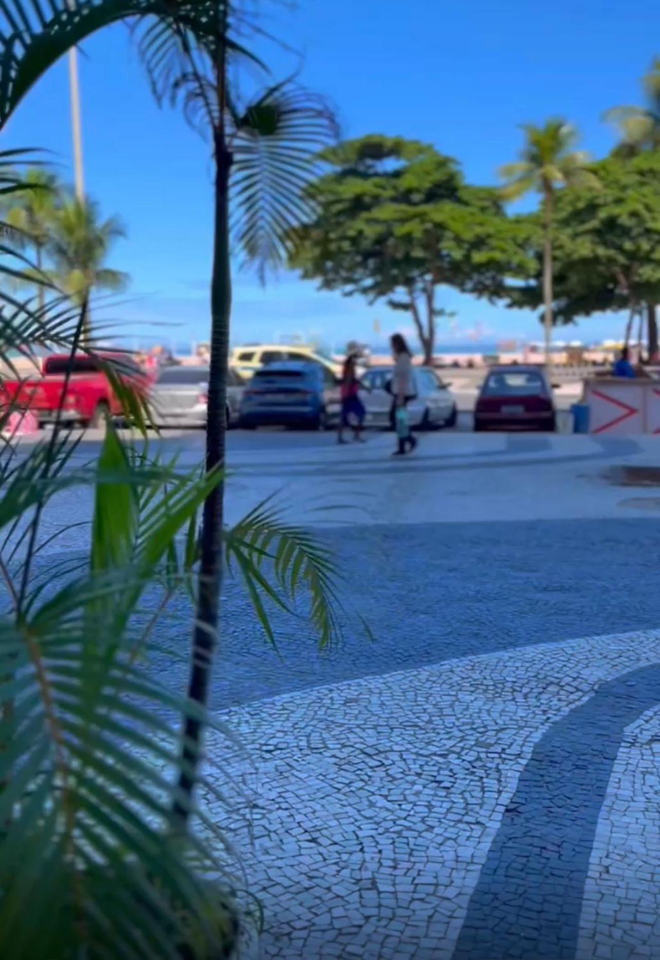 Ap Copacabana 2 Quartos Em Frente A Apartamento
