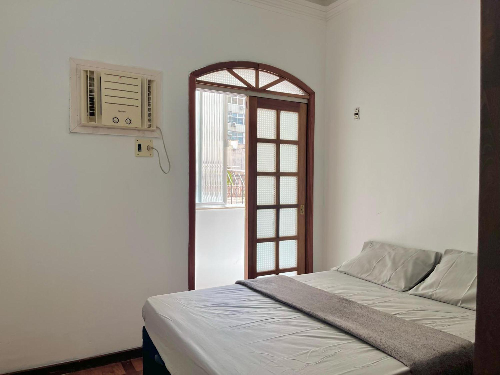 Ap Copacabana 2 Quartos Em Frente A Apartamento